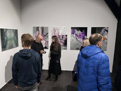 Click to zoom the picture.